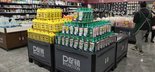 董宇辉又玩出新花样，课程表式排班表，把某选直播间甩出十八条街